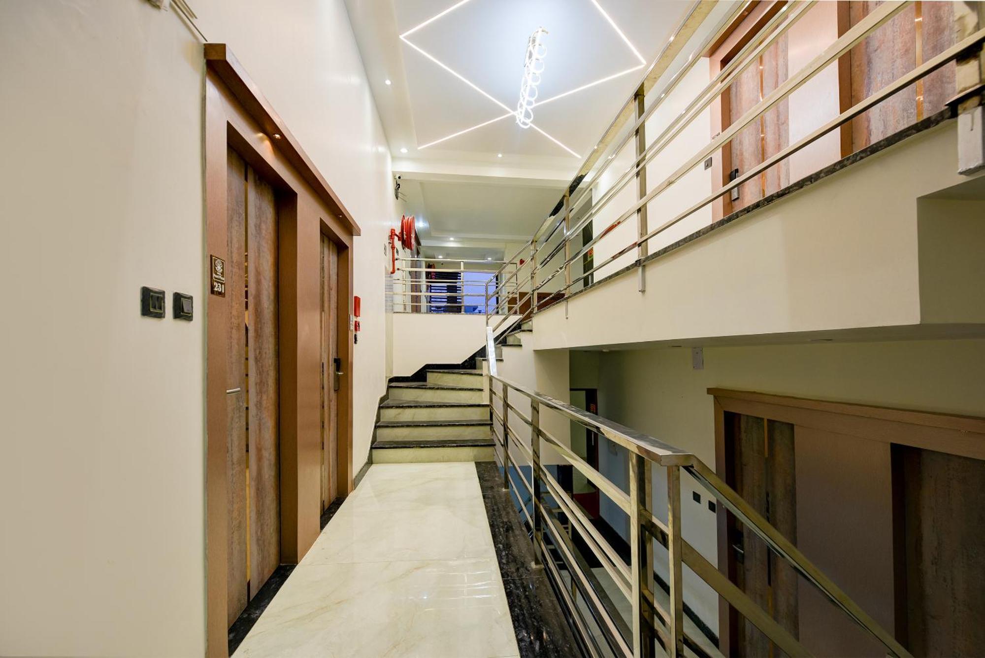 The Pearl Plaza Hotel In City Centre - Near New Delhi Railway Station Nova Deli Exterior foto