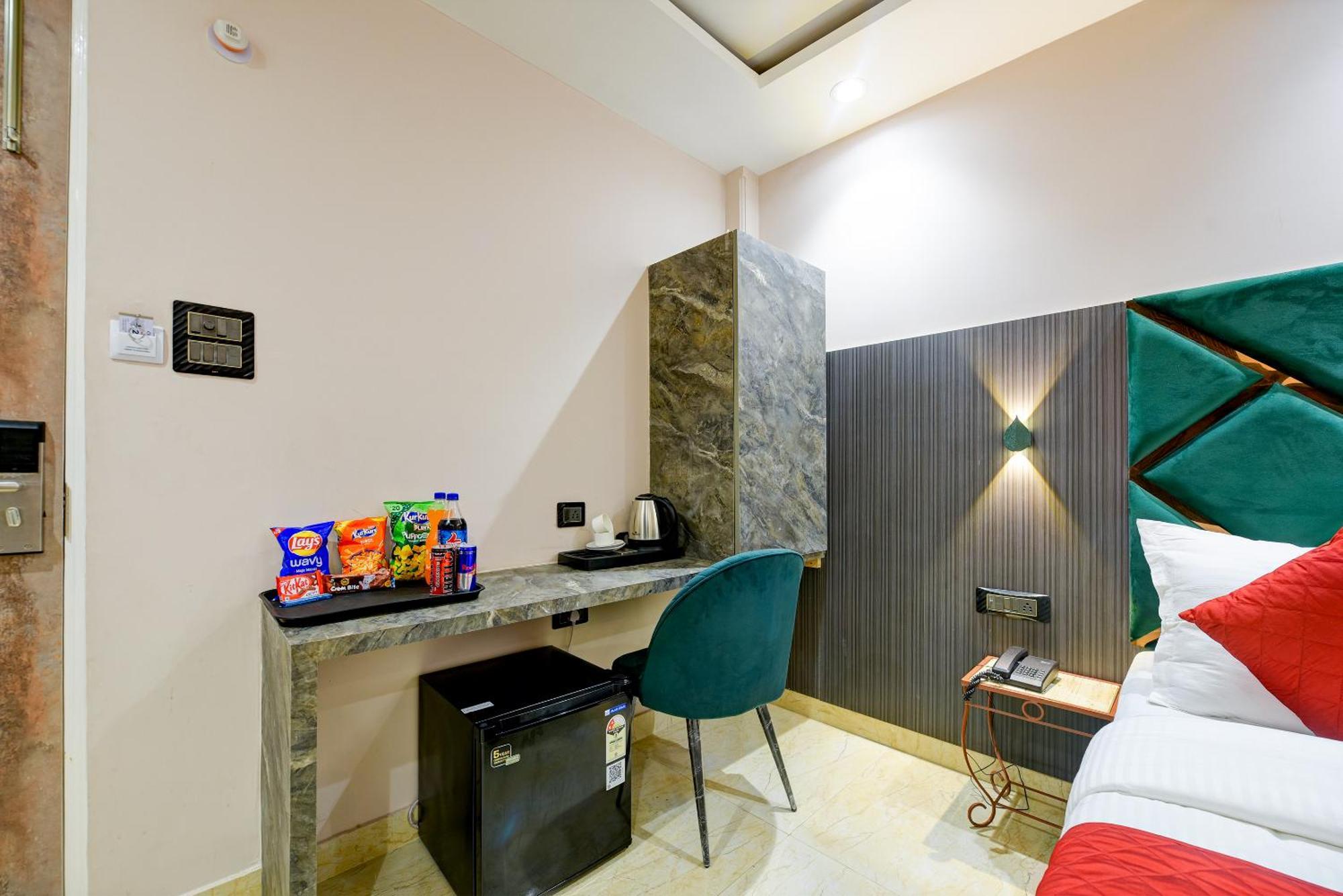 The Pearl Plaza Hotel In City Centre - Near New Delhi Railway Station Nova Deli Exterior foto
